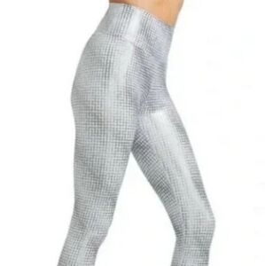 NWOT Peloton Show Up Foil Printed Legging